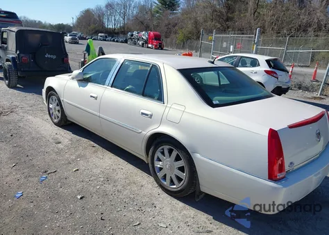 2006 Cadillac Dts Standard z USA, uszkodzony, nr VIN 1G6KD57Y86U163067